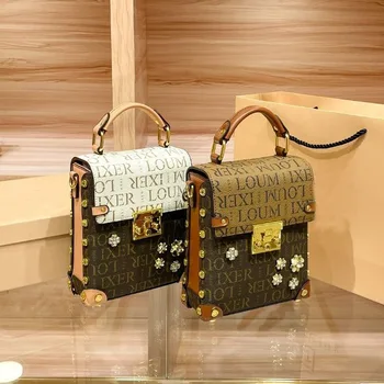 Дамска кожена чанта 2023, Нова мода, модни чанта за мобилен телефон с бриллиантовым цвете, Ежедневни малка квадратна чанта