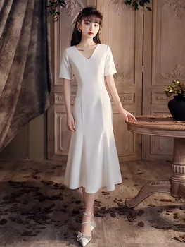 Лиценз Малка бяла рокля Регистрацията Атласное тънката рокля Лесно сватбена рокля за годеж френското рокля с риба опашка Лятото